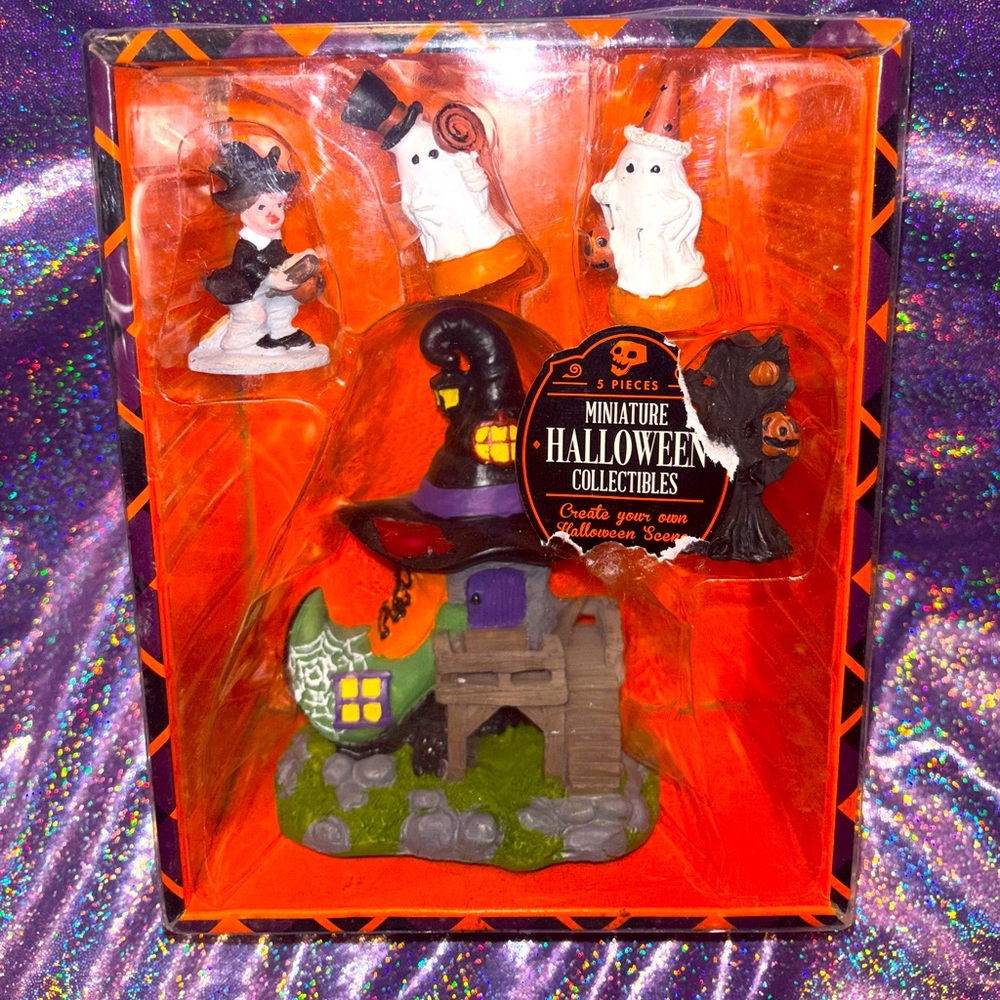 Halloween Mini Village Set